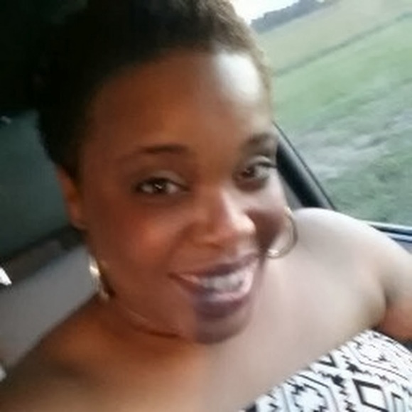 Meet your Posher, Jennifer - Picture 1 of 1